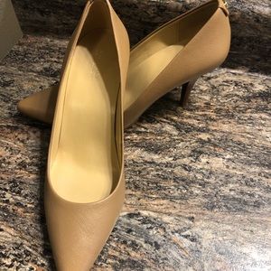 Michael Kors shoes. Size 8. Only worn once.